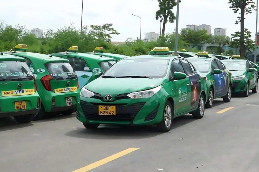Di chuyển giữa sân bay và trung tâm thành phố với taxi Mai Linh