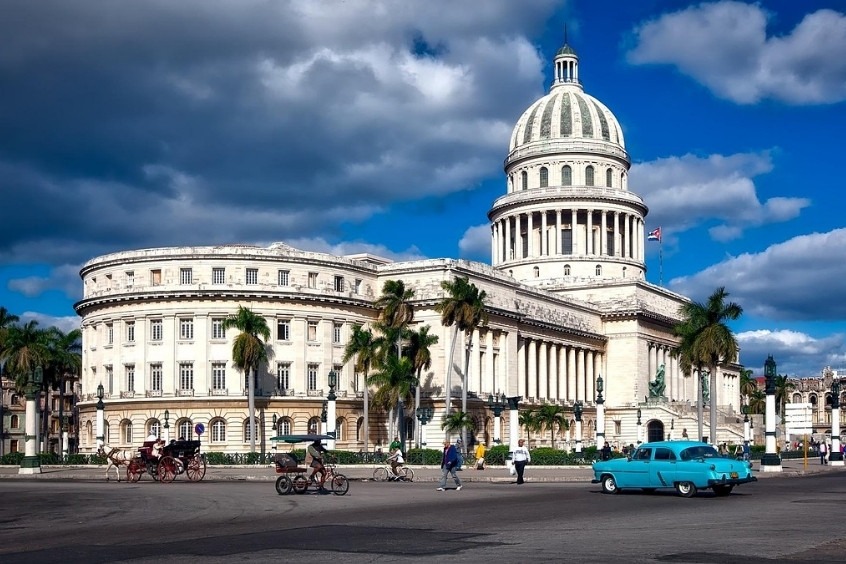 Vé máy bay đi Cuba - Ngắm nhìn El Capitolio, tòa nhà Quốc hội Quốc gia ở Havana, Cuba