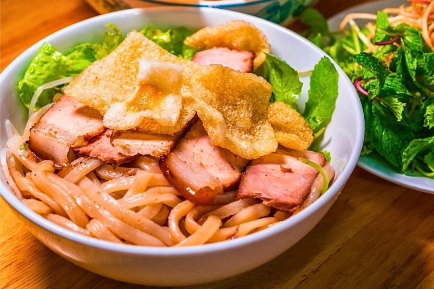 Món cao lầu đặc sản với sợi mì cao lầu đặc trưng