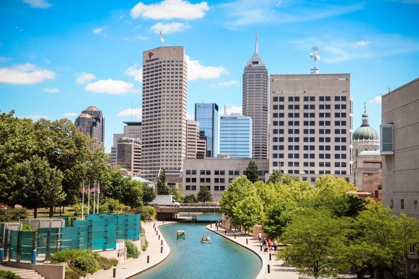 White River State Park, nơi du khách có thể đi dạo và chèo thuyền trên kênh đào