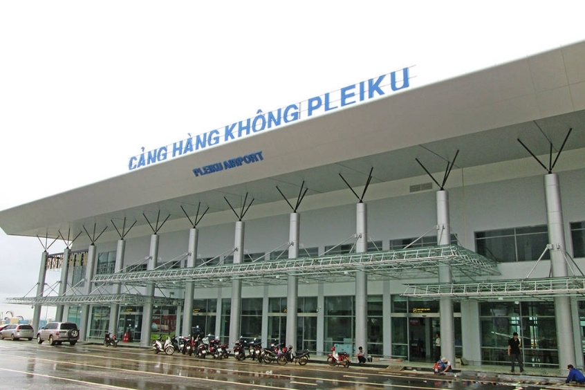 Quang cảnh sân bay Pleiku chờ đón hành khách đi Rạch Giá