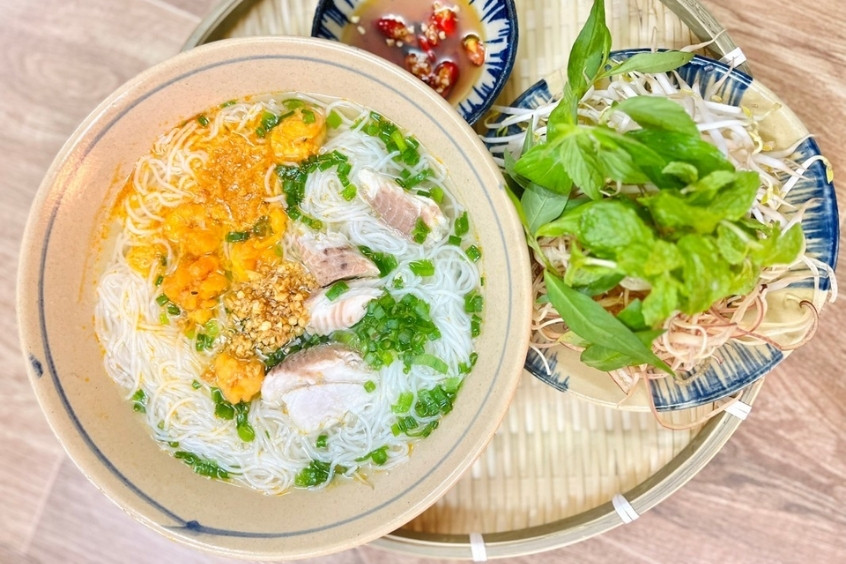 Tô bún cá Kiên Giang nóng hổi với hương vị đặc sản miền Tây Rạch Giá