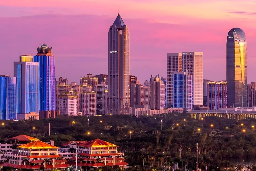 Khung cảnh thành phố Hải Khẩu chìm trong ánh hoàng hôn lãng mạn