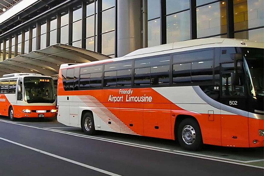 Tuyến xe buýt Hakodate Airport Limousine đưa đón hành khách từ sân bay Hakodate về trung tâm thành phố
