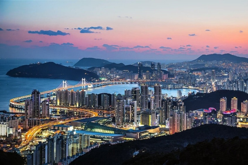 Vé máy bay từ TP. Hồ Chí Minh đi Busan - Khung cảnh đêm rực rỡ của Busan hứa hẹn thu hút thêm nhiều du khách