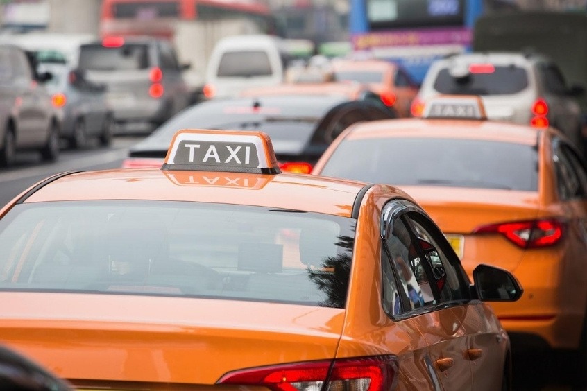Taxi - Taxi là lựa chọn nhanh chóng và tiện lợi nhất để di chuyển 