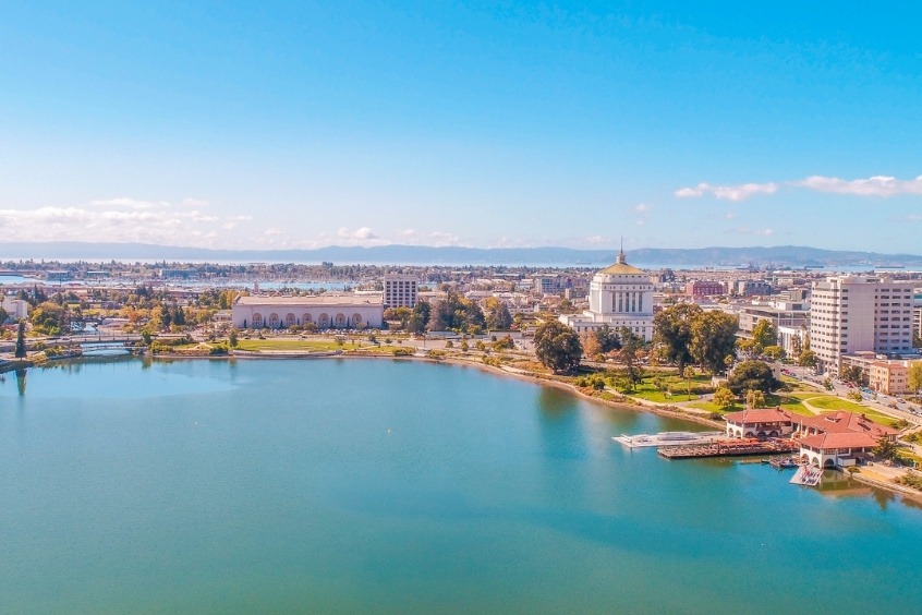 Hồ Merritt được mệnh danh là "viên ngọc của Oakland" 