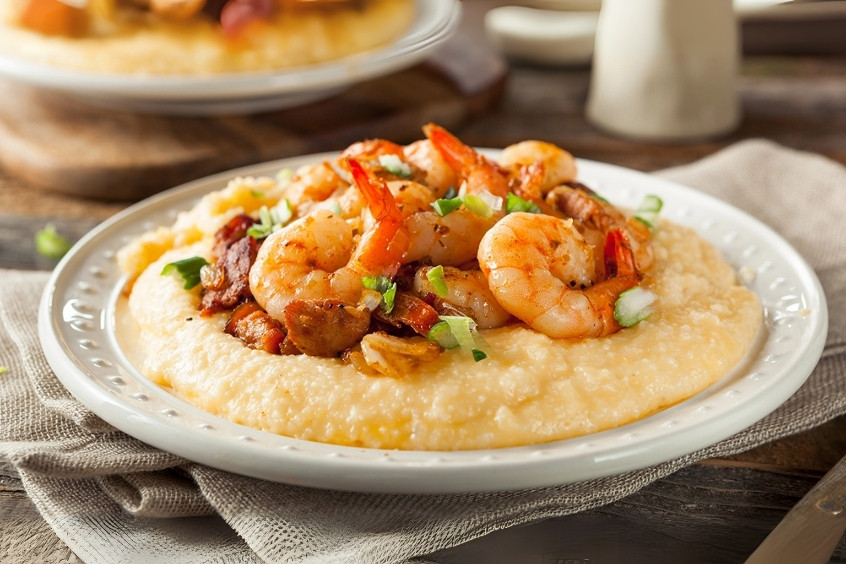  Shrimp and Grits là một món ăn truyền thống của miền Nam nước Mỹ