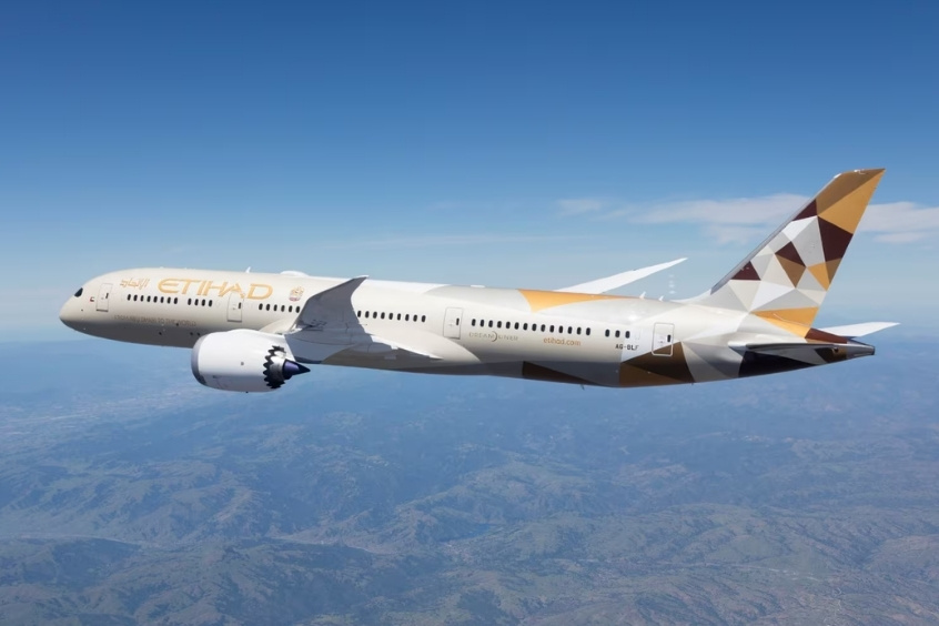Etihad Airways là hãng hàng không hiện đang khai thác các chuyến bay từ Hà Nội đi Rome