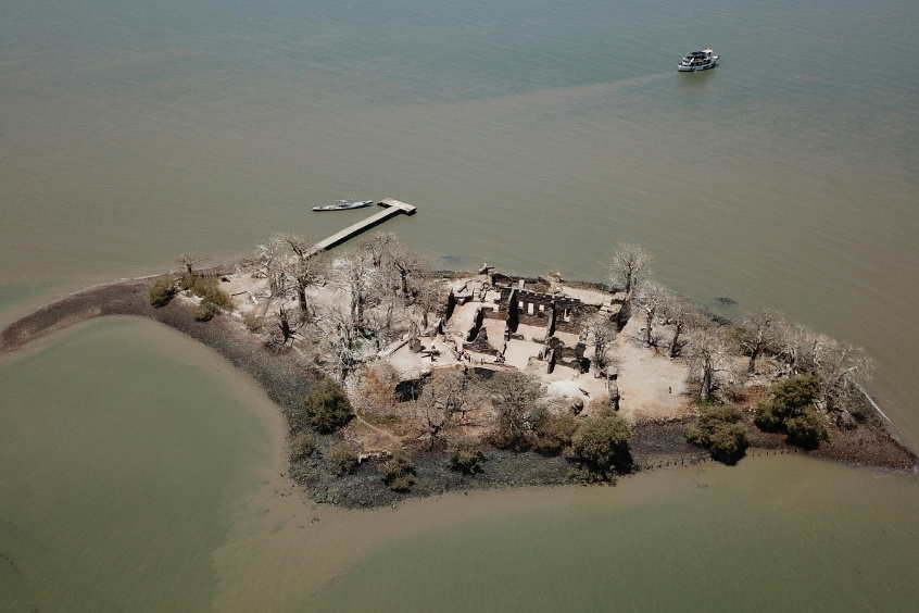 Vé máy bay đi Gambia