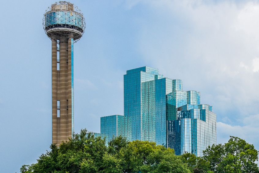 Reunion Tower – Biểu tượng ánh sáng giữa lòng Dallas (Ảnh: Internet)