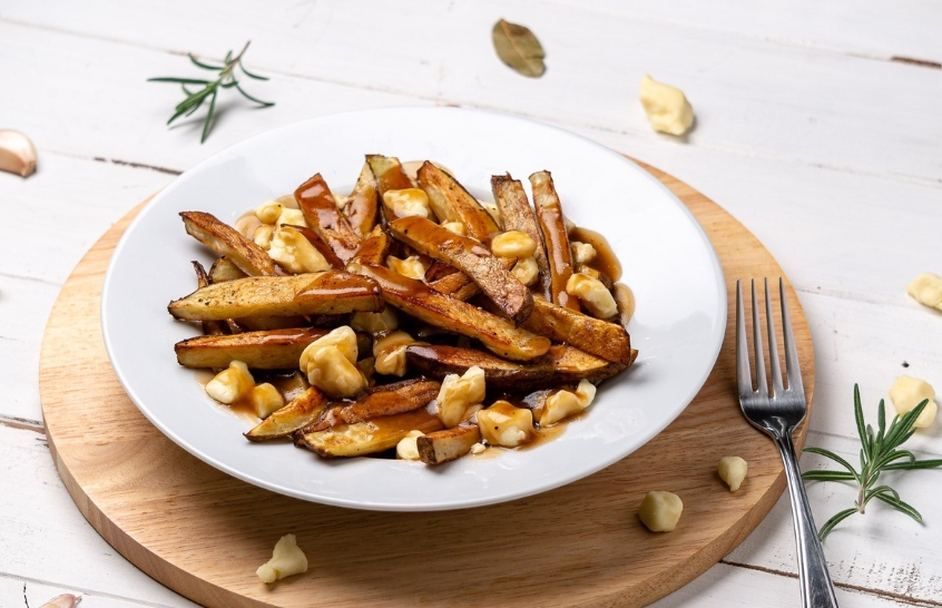 Poutine - Món ăn truyền thống của Canada. 