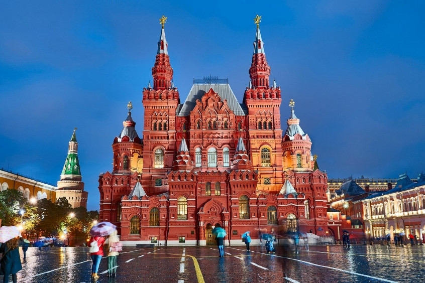 Nhà thờ chính tòa Thánh Vasily ở Moscow với kiến trúc mái vòm nhiều màu độc đáo