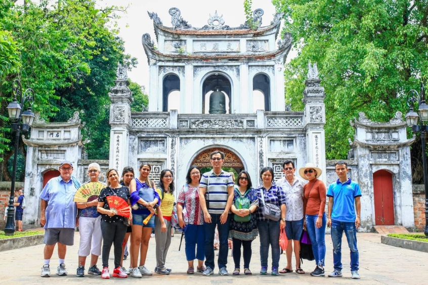 Khám phá Khu Phố Cổ Hà Nội - Nơi lưu giữ vẻ đẹp truyền thống và nét đặc sắc của thủ đô, thu hút du khách trong và ngoài nước.