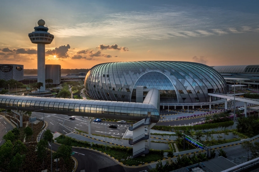 Sân bay Changi Singapore, trung tâm hàng không quốc tế hiện đại và sầm uất
