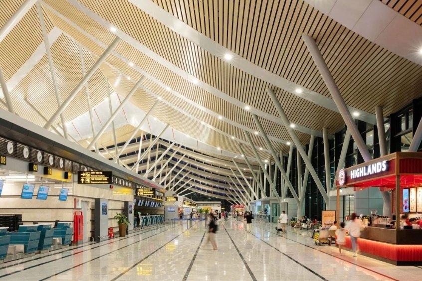 Không gian bên trong sân bay quốc tế Phú Bài mới, hiện đại tại Huế