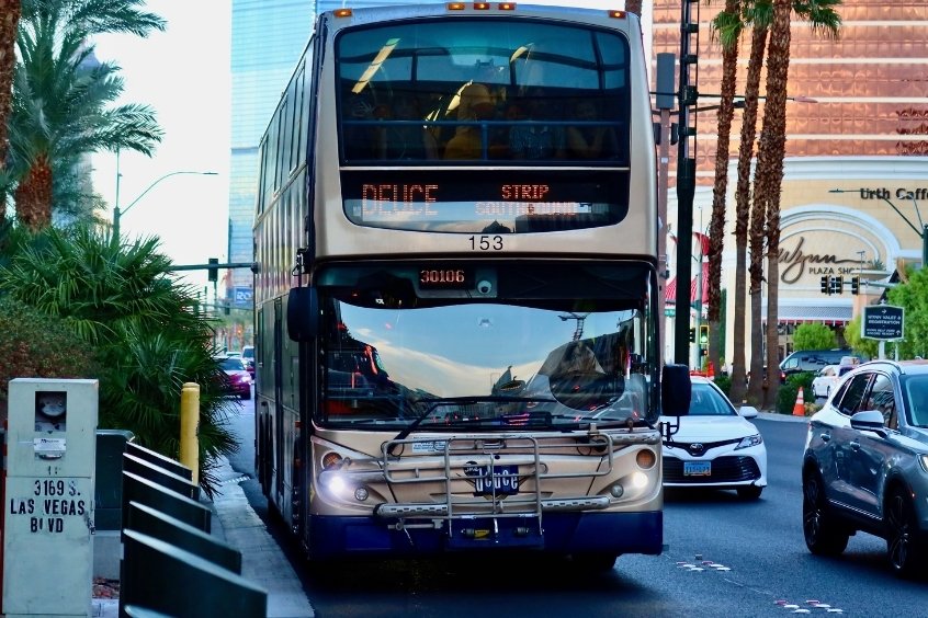 Xe buýt 2 tầng tham quan thành phố Las Vegas, phương tiện du lịch phổ biến cho du khách