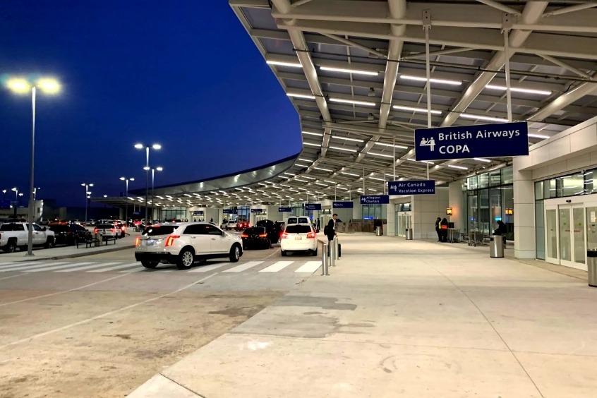 Phương tiện di chuyển vào sân bay Quốc tế Louis Armstrong New Orleans