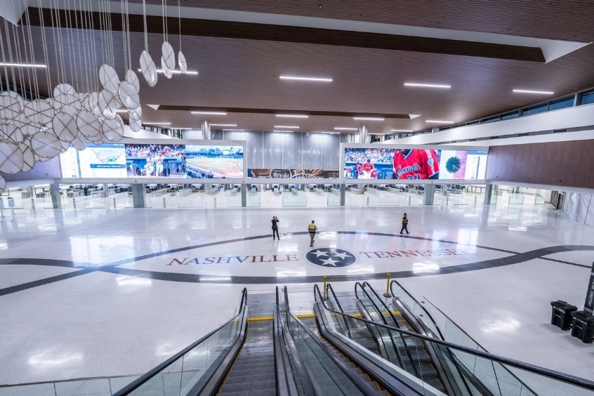 Bên trong sân bay quốc tế Nashville hiện đại và đầy đủ tiện nghi