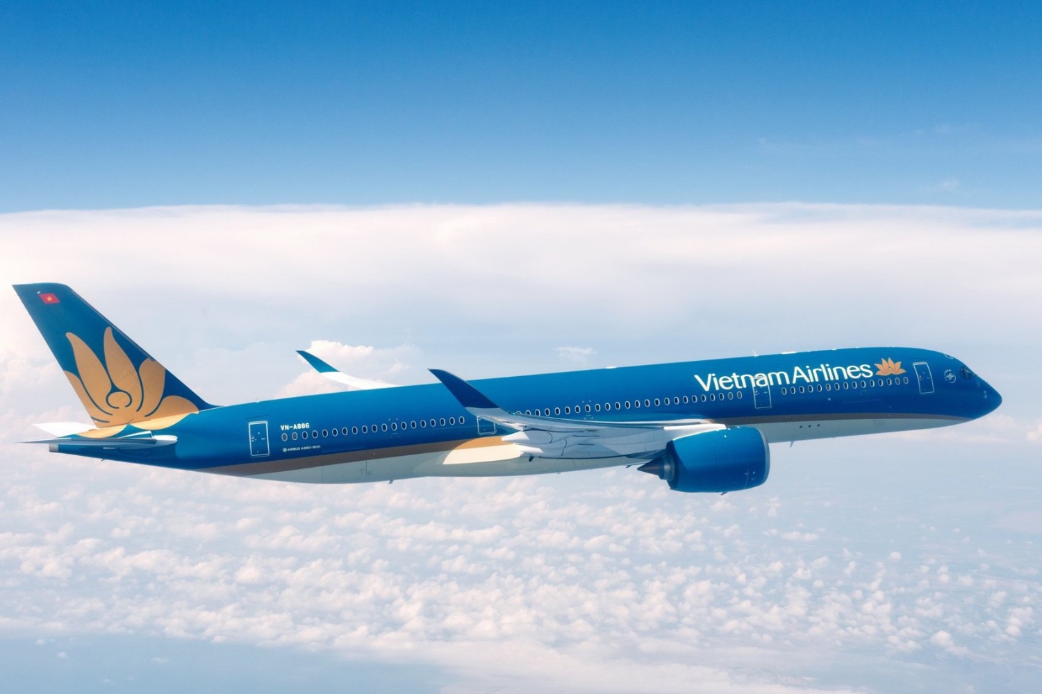 Vietnam Airlines khai thác chuyến bay từ Đà Lạt đến TPHCM.
