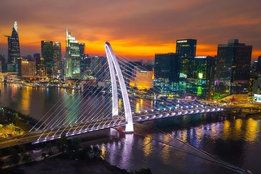 Vé máy bay từ Busan đi Tp. Hồ Chí Minh - Cầu Ba Son một cây cầu dây văng hiện đại bắc qua sông Sài Gòn