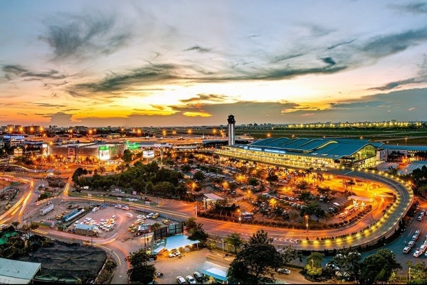 Sân bay Quốc tế Tân Sơn Nhất - Cảng hàng không quốc tế lớn nhất và bận rộn nhất Việt Nam 