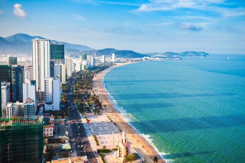 Vé máy bay từ Cuba về Việt Nam - Hòa mình vào làn nước trong xanh của biển Nha Trang