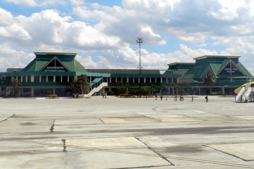 Sân bay Frank País được đặt theo tên của nhà cách mạng Cuba Frank País