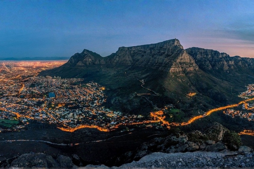 Vé máy bay từ Hà Nội đi Cape Town - Ngắm trọn thành phố Cape Town và núi Bàn từ trên cao