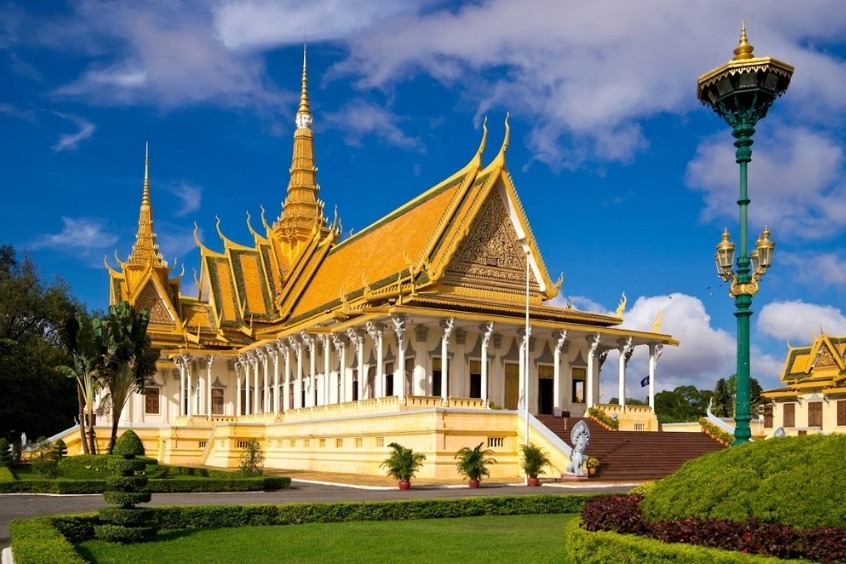 Vé máy bay từ Hà Nội đi Phnom Penh - Cung điện Hoàng gia được mệnh danh là viên ngọc quý của thủ đô Phnom Penh (Vé máy bay từ Hà Nội đi Phnom Penh - Cung điện Hoàng gia được mệnh danh là viên ngọc quý của thủ đô Phnom Penh 