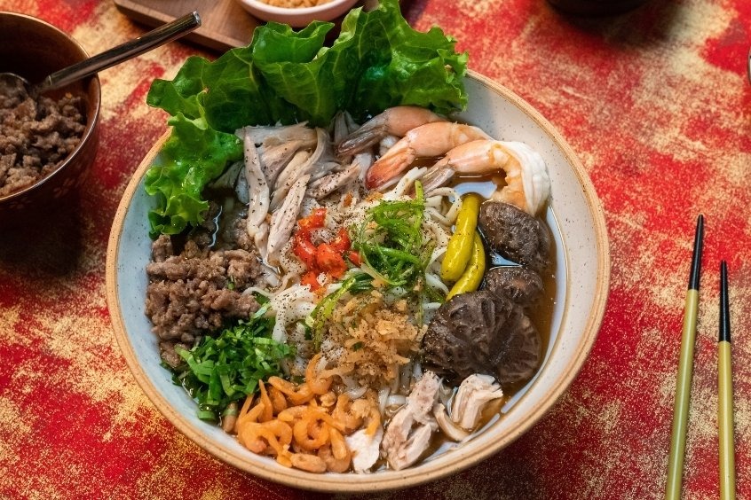 Kuy Teav - Món ăn sáng phổ biến và được xem như linh hồn ẩm thực của người dân Phnom Penh 