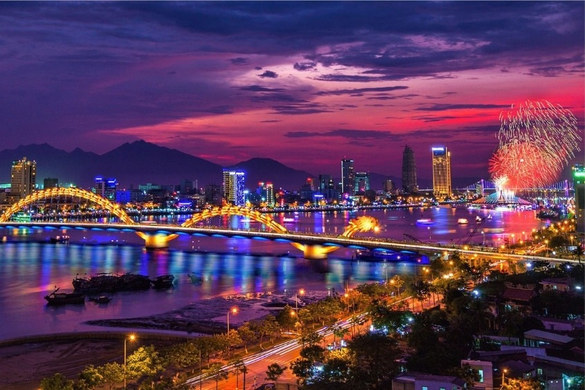 Vé máy bay từ Manila đi Đà Nẵng - Khung cảnh về đêm của thành phố Đà Nẵng 
