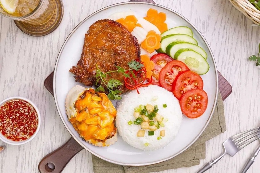 Cơm tấm Sài Gòn - Món ăn truyền thống của Việt Nam