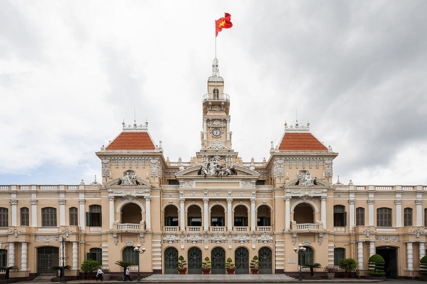 Vé máy bay từ Ulaanbaatar đi TP. Hồ Chí Minh - Trụ sở UBND Thành phố Hồ Chí Minh, công trình kiến trúc cổ điển