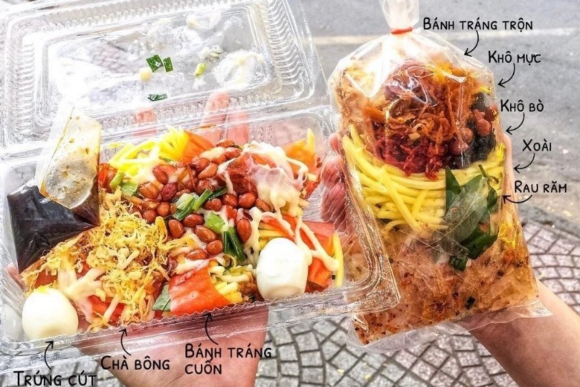Bánh tráng trộn - Bánh tráng trộn là món ăn vặt quen thuộc của Sài Gòn