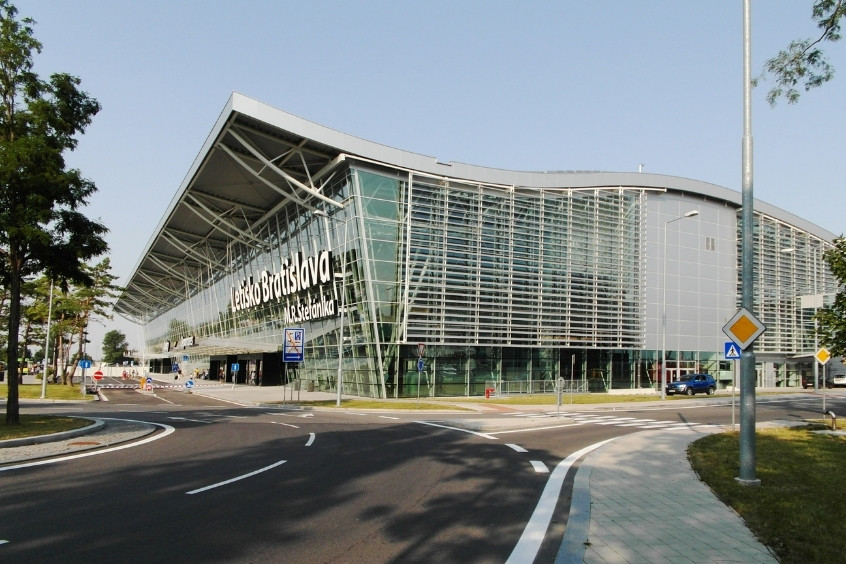 Sân bay Bratislava là sân bay tấp nập nhất ở Slovakia (