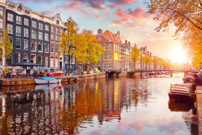 Vé máy bay đi Hà Lan