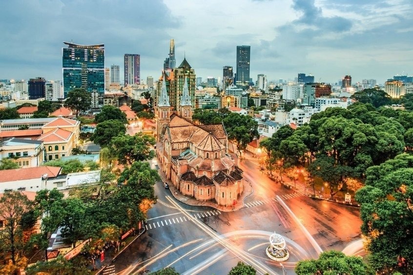 Nhà thờ Đức Bà Sài Gòn - Công trình kiến trúc Pháp cổ kính, biểu tượng của thành phố