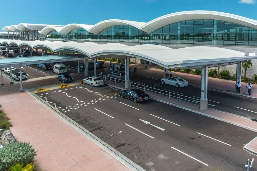 Sân bay Quốc tế Lynden Pindling là sân bay lớn nhất ở Bahamas