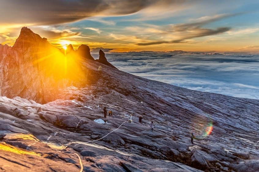 Núi Kinabalu - Địa điểm trekking nổi tiếng khi đặt cân đến Malaysia