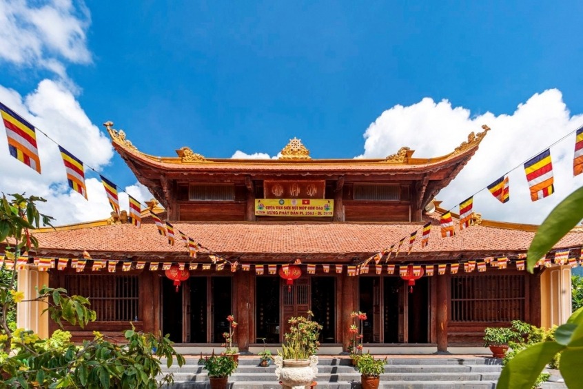 Chùa Núi Một là ngôi chùa linh thiêng nhất Côn Đảo