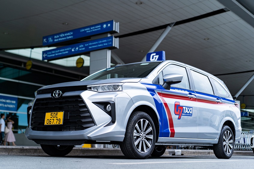 Taxi - Phương tiện di chuyển phổ biến từ sân bay vào trung tâm thành phố