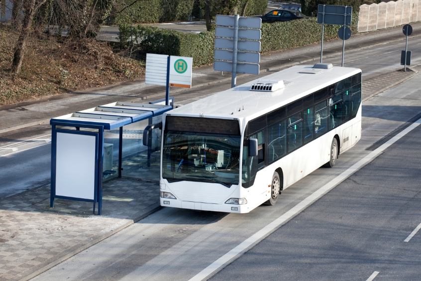 Xe buýt tại sân bay Toronto luôn hoạt động liên tục, giúp bạn kết nối dễ dàng với trung tâm thành phố.