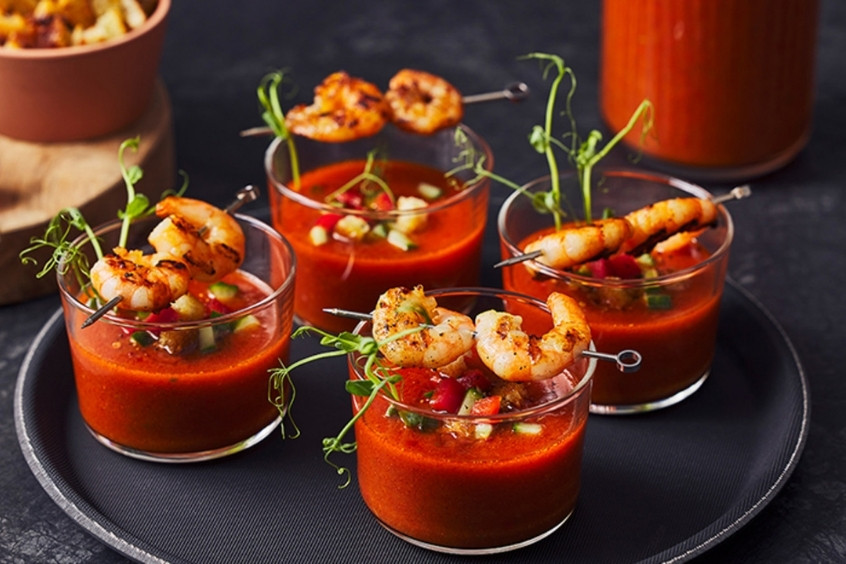  Gazpacho là món súp rau củ sống, lạnh có nguồn gốc từ miền nam Tây Ban Nha