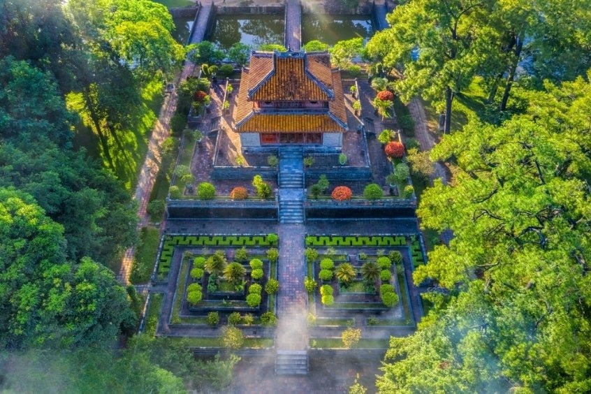 Lăng Minh Mạng là một trong những địa điểm du lịch Huế hấp dẫn