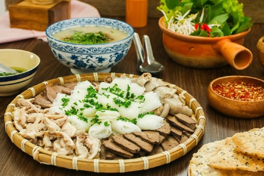 Bánh hỏi cháo lòng - Món ăn sáng quen thuộc của người dân Quy Nhơn 