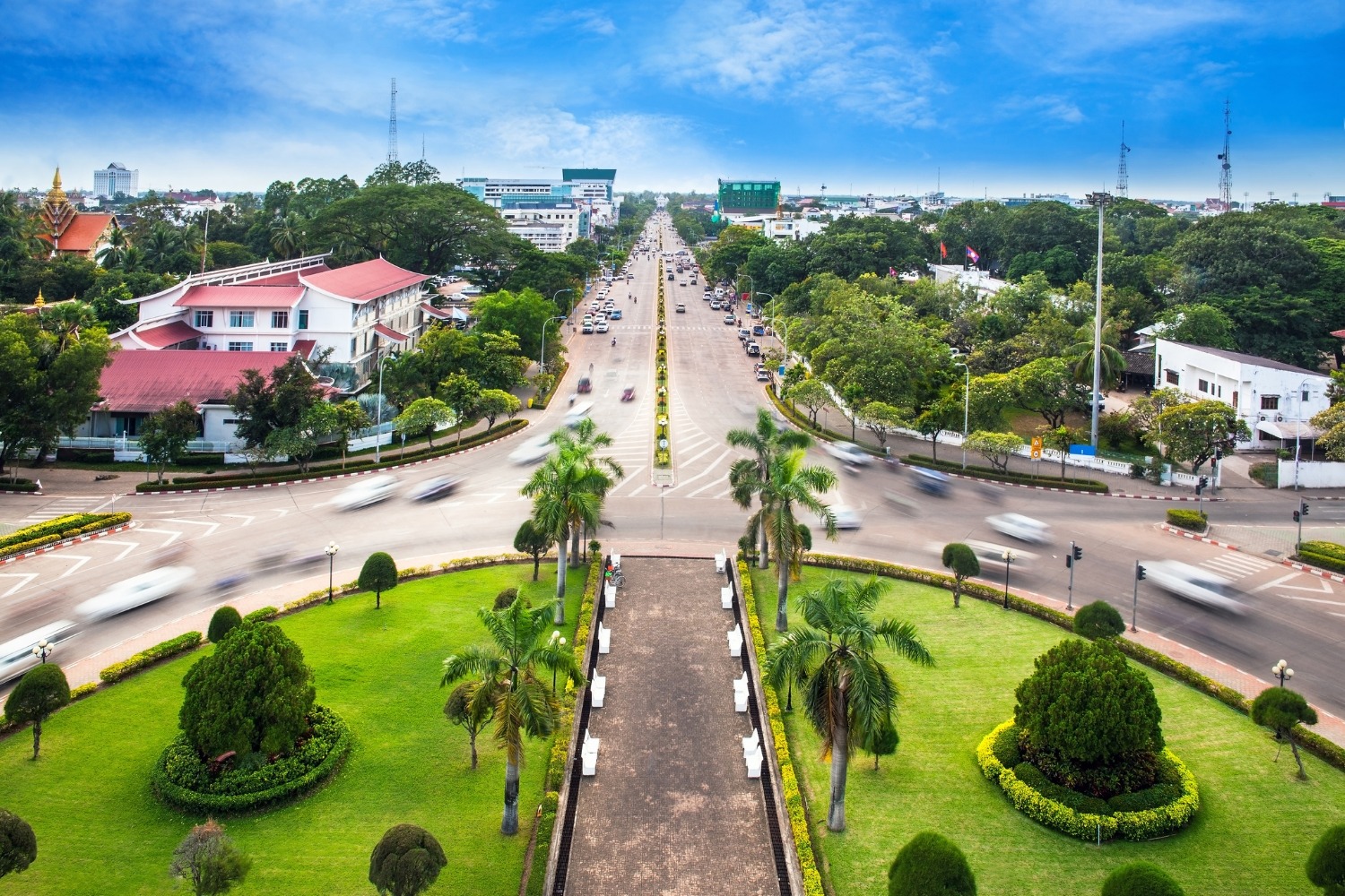 giá vé máy bay từ Lào về Việt Nam giá tốt