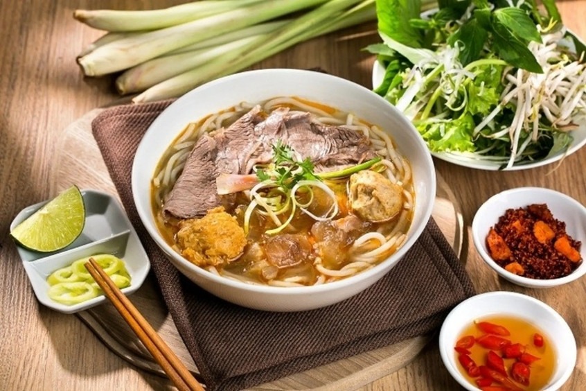 Bún bò Huế - Bún bò Huế có nguồn gốc từ thành phố Huế, miền Trung Việt Nam