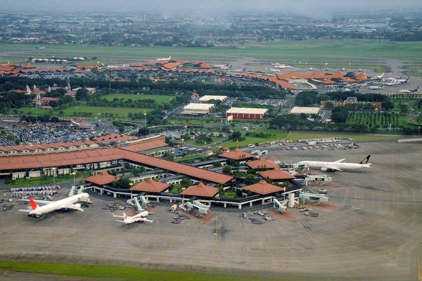 Sân bay quốc tế Soekarno–Hatta - Sân bay chính phục vụ khu vực đại đô thị Jakarta