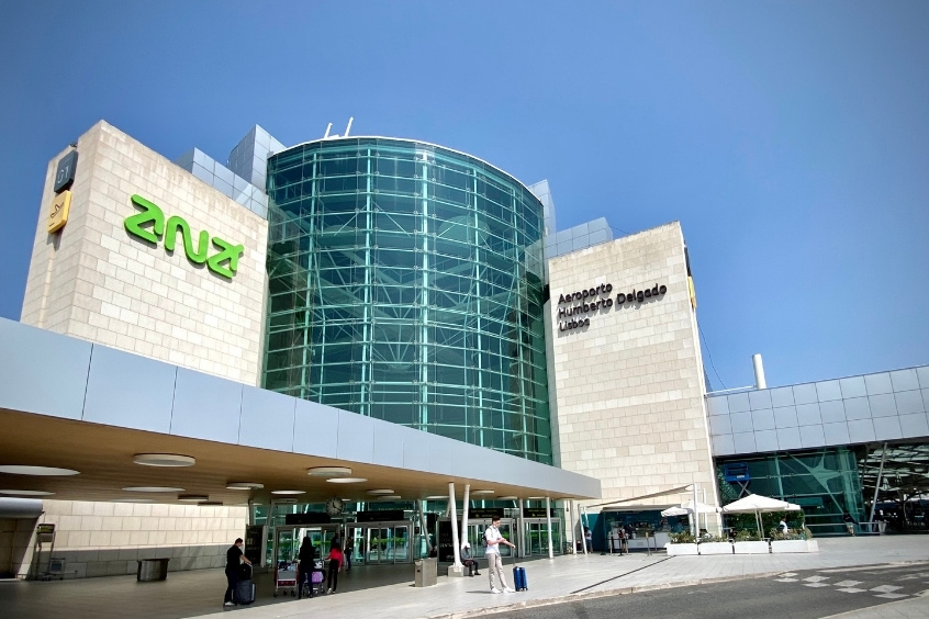 Sân bay Lisboa Portela là sân bay quốc tế chính của Bồ Đào Nha